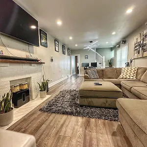  Holiday home Modern Luxe 3br 1ba With Bar 7 United States