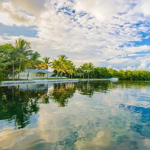 Hotel Coconut Mallory And Marina, Key West