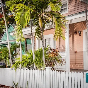 Gasthof Courtney's Place Historic &, Key West